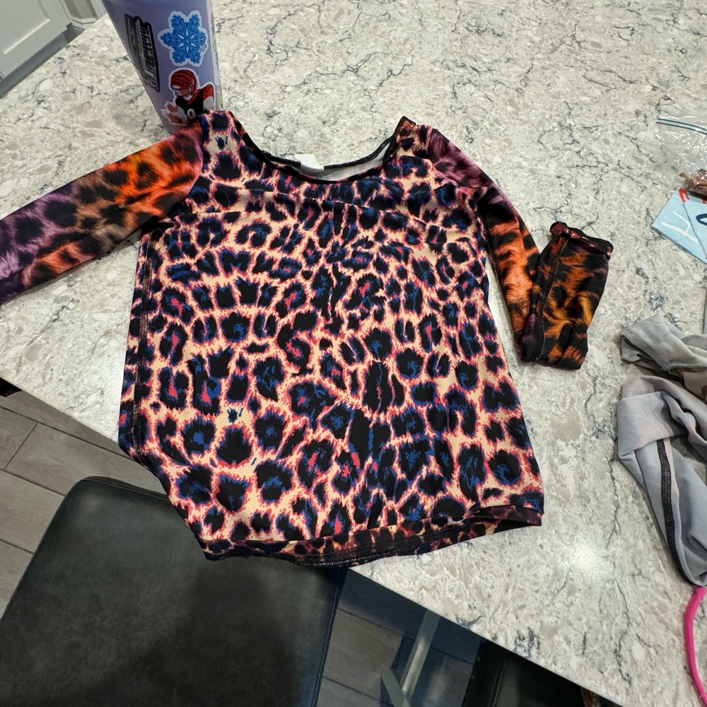 Savage swim kids large vguc rashguard